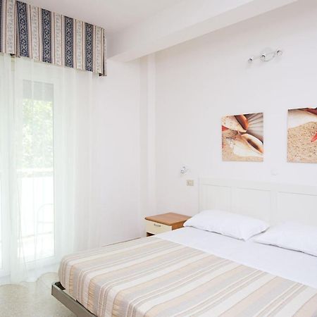 Hotel Helios Riccione Exteriör bild