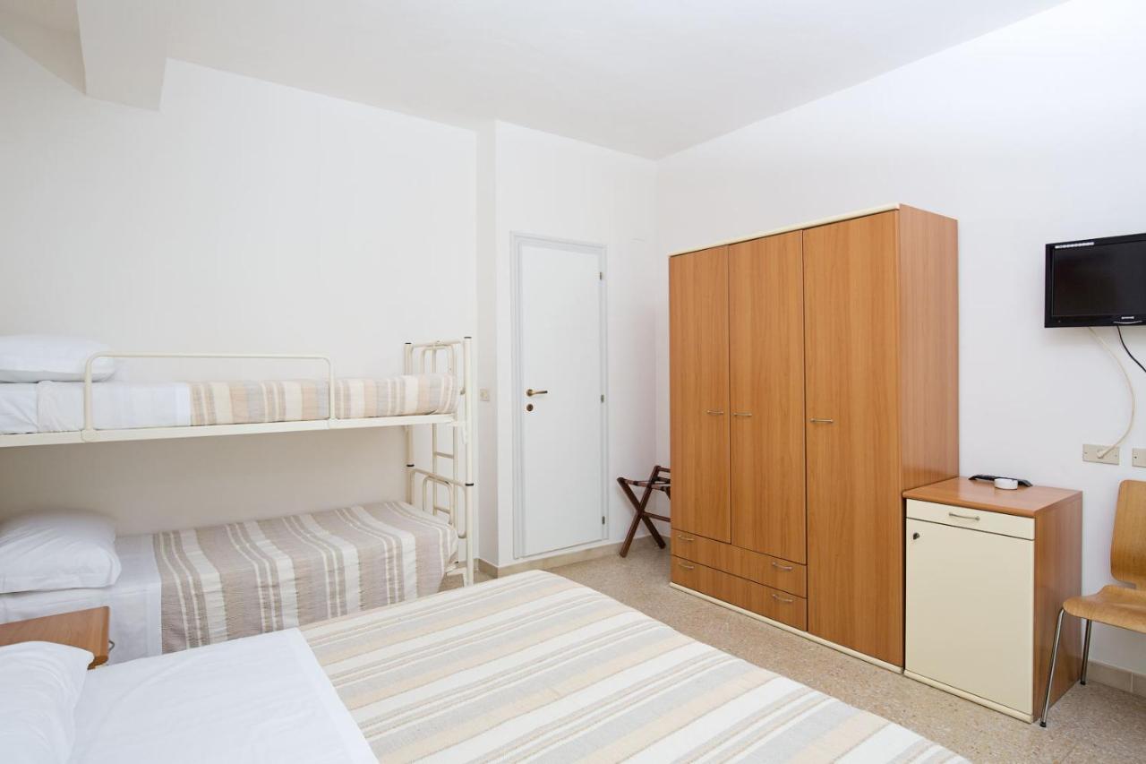 Hotel Helios Riccione Exteriör bild