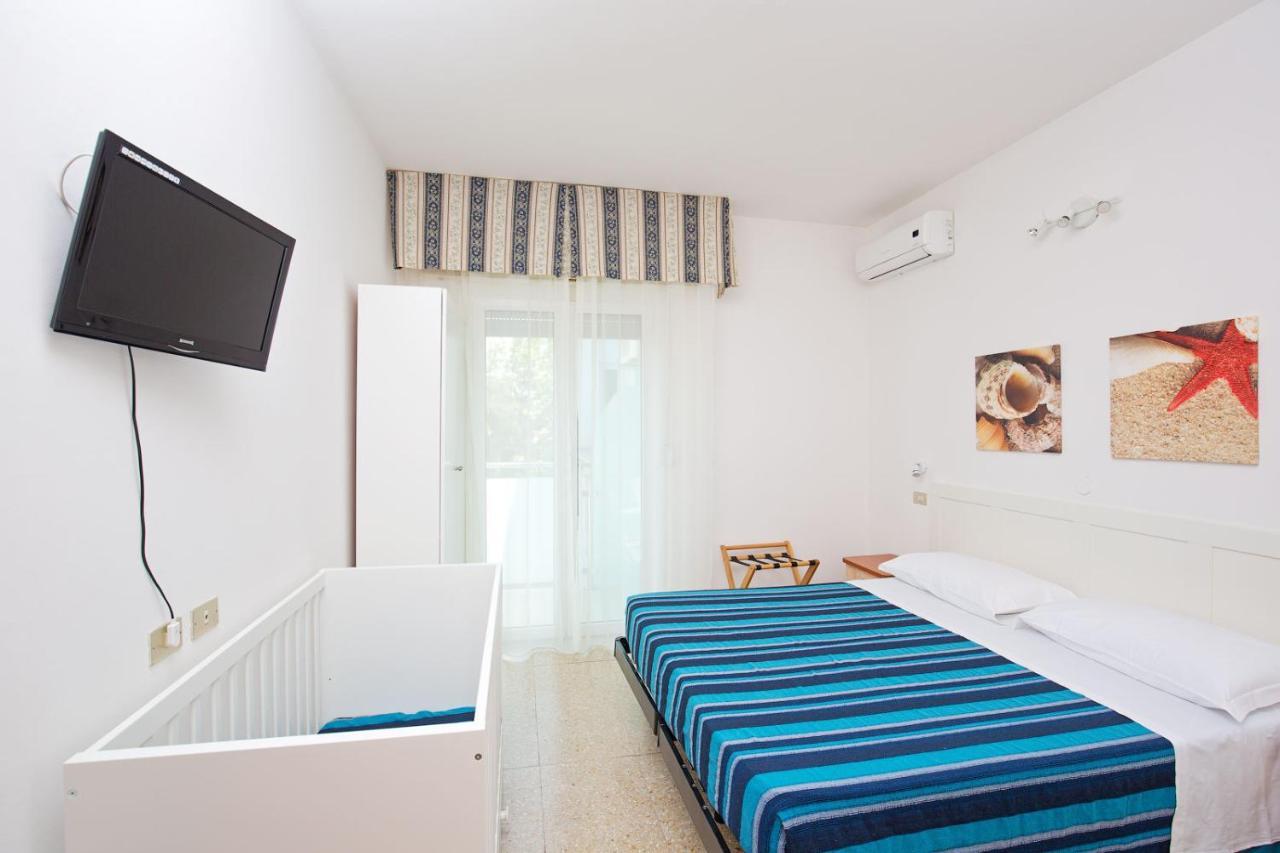 Hotel Helios Riccione Exteriör bild