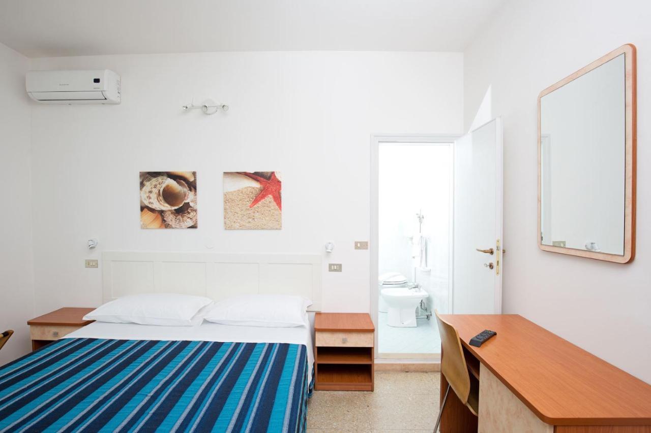 Hotel Helios Riccione Exteriör bild